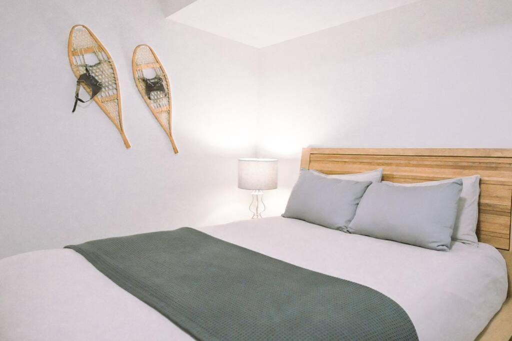 Oasis Getaway, Mins To Lake, King Bed, Dbl Garage Invermere Bagian luar foto